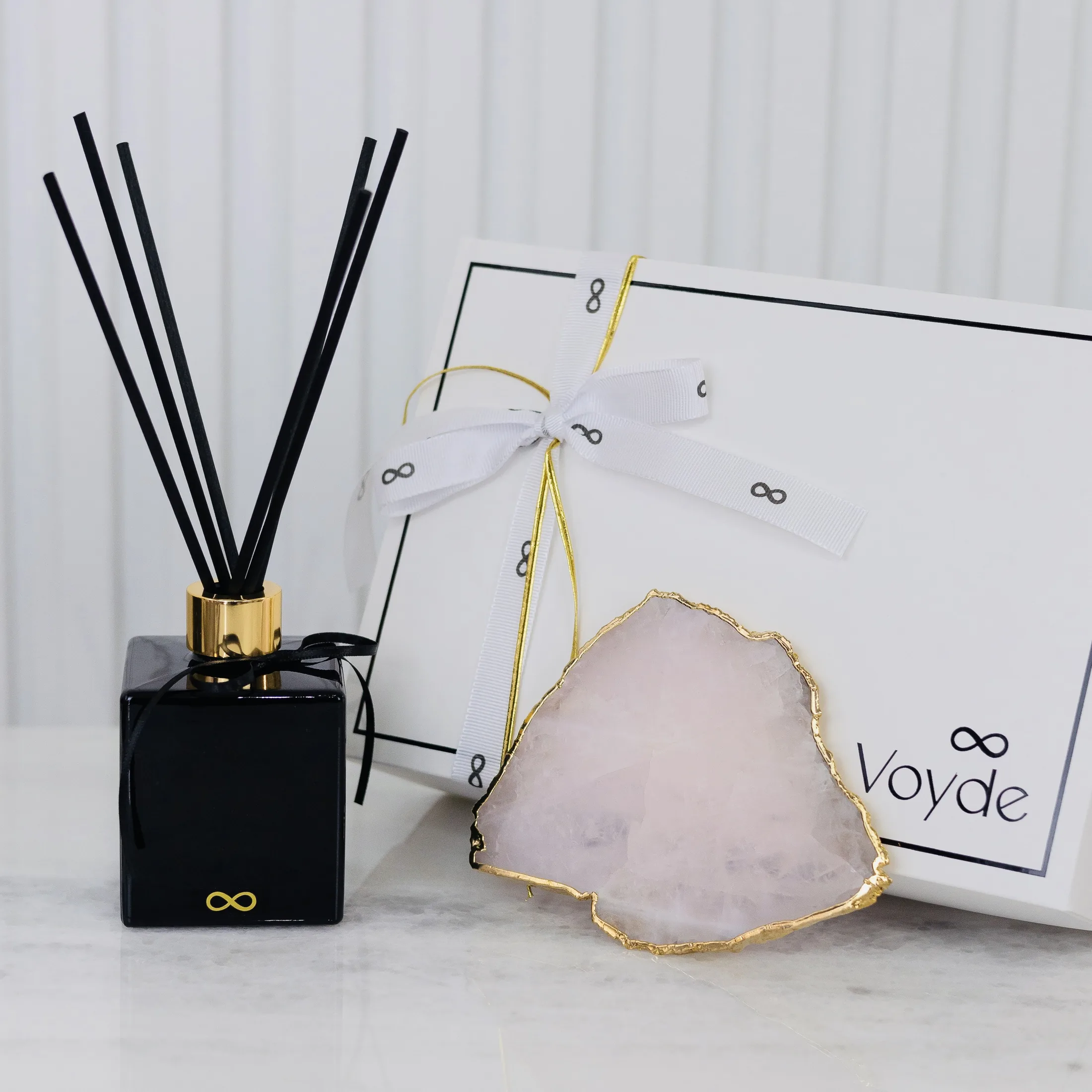 Voyde Bliss botanical reed diffuser in black glass